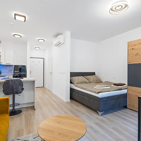Apartmán Moderny S Parkovanim V Novostavbe *