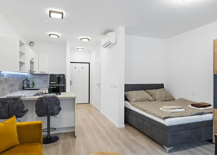 아파트 Moderny S Parkovanim V Novostavbe